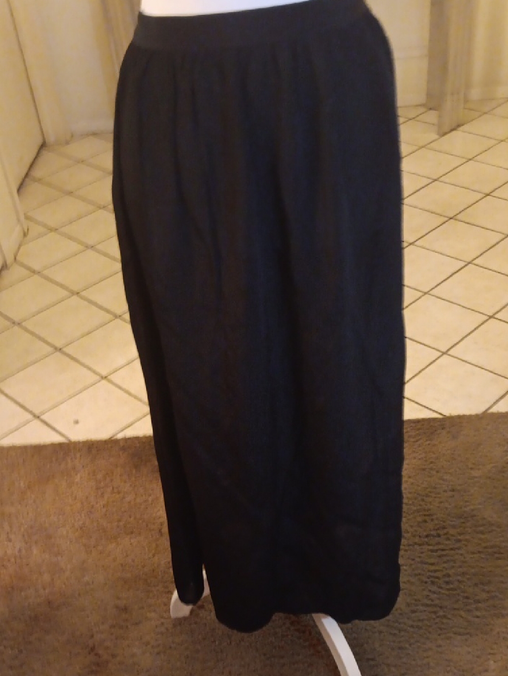 Everyday Black Maxi Skirt with Elastic Waist Crepe